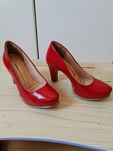 SCARPIN VERMELHO DAKOTA N. 34 SALTO, EXCELENTE ESTADO