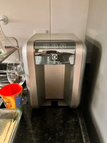 Purificador de Água Electrolux PE11X Prata (Para Conserto / Retirada de Peças)