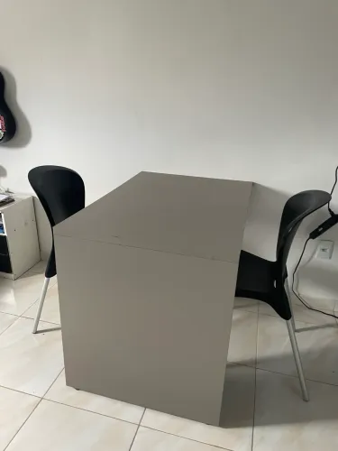 Mesa com 2 Cadeiras Inox