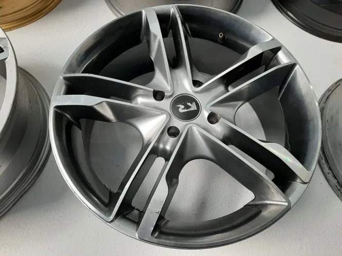 Roda aro 17 Estrela Grafite com diamantado Ford  New Fiesta 4X108 jogo