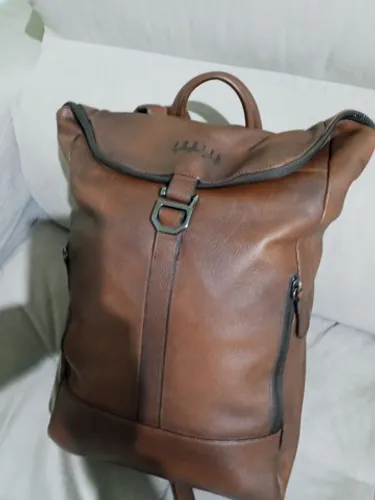 Mochila executiva couro legítimo nova.