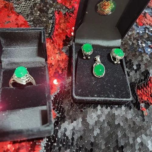 Lindo conjunto total 4 peças  jade em prata