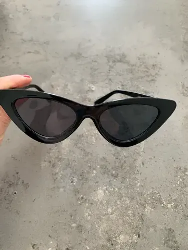 Óculos de sol preto gatinho