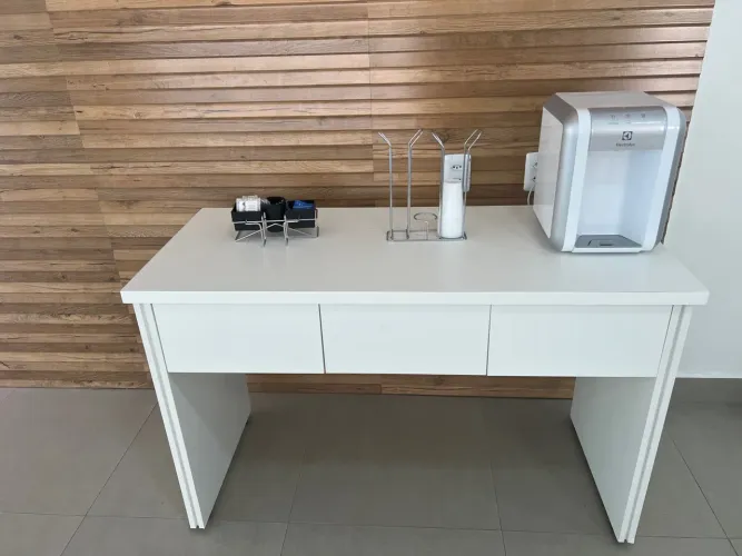 Mesa aparador de café em mdf novíssima