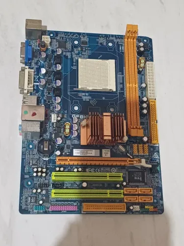 Placa mae ddr2 ,Am2+,Am3,aceita processador ddr3