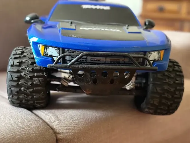 Automodelo Traxxas Slash 4x4 sem combo