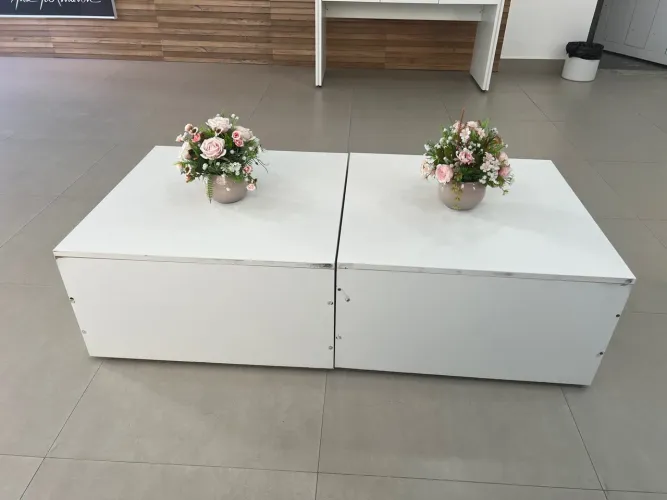 Duas mesinha de centro em mdf em perfeito estado de conservação