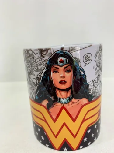 Caneca mulher maravilha 