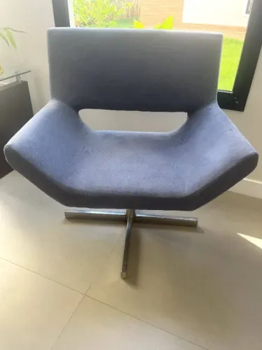 Duas Poltronas giratórias elegantes