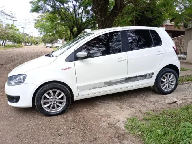 Volkswagen Fox Rock IN RIO 1.6 MI Total Flex 8V 5P 2014