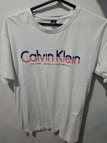 Camiseta Calvin Klein - Branca