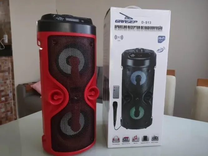 Caixa de som Bluetooth Vermelha Grasep Potente Com Microfone