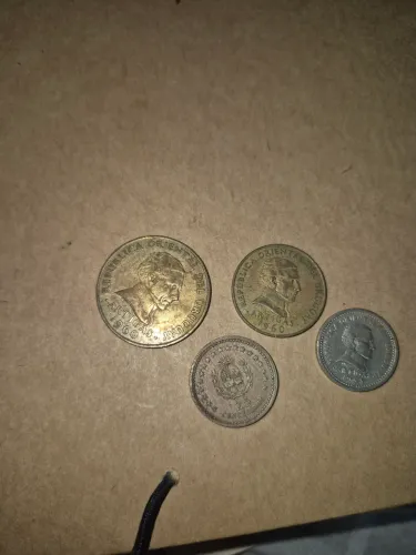 Moedas antigas Uruguai