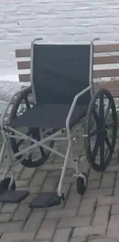 Cadeira de rodas dobrável