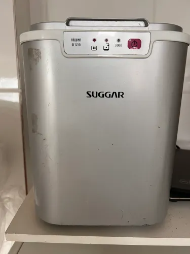 Máquina de fazer gelo