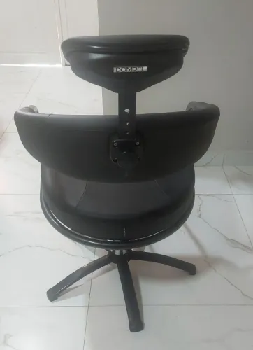 Salão de beleza  - Vendo cadeira para cabelereiro com encosto perfeito estado conservação 