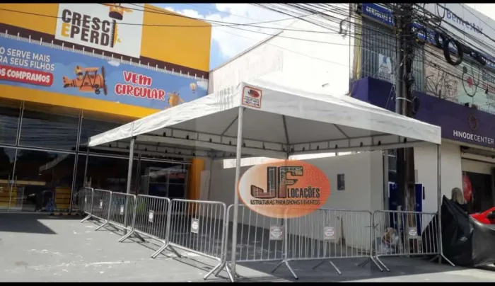 Tenda, Palco, Grades de Isolamento e passarela para Locação 