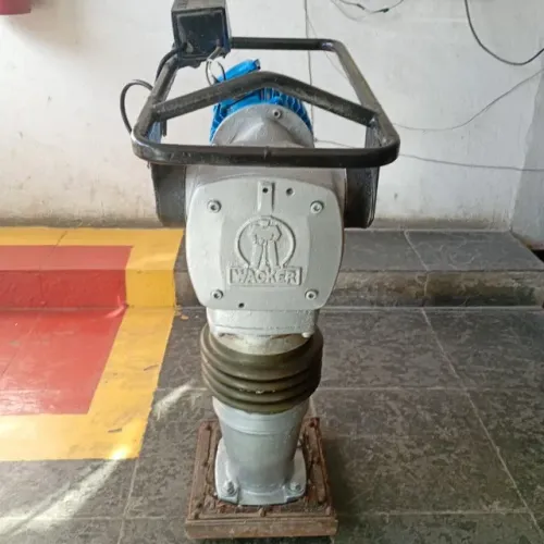 Compactador Wacker BS62Y (CP-70) com motor elétrico trifásico 220v.