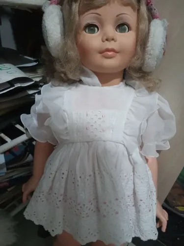 Boneca Amiguinha anos 1970 com detalhes 