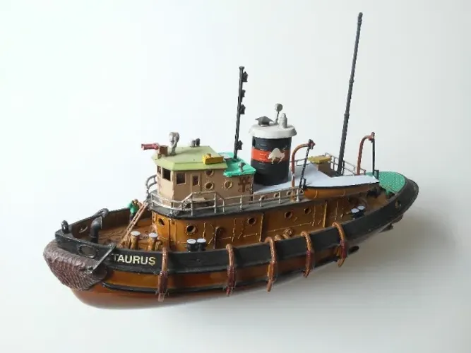 Rebocador Taurus Revell - anos 80