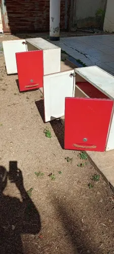 Armário de cozinha aéreo vintage 