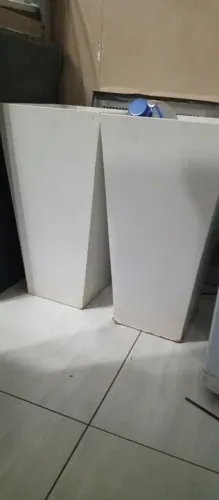 Par de Vasos Decorativos Brancos em MDF 