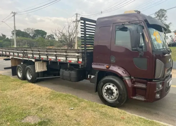 Vende Ford Cargo 2012