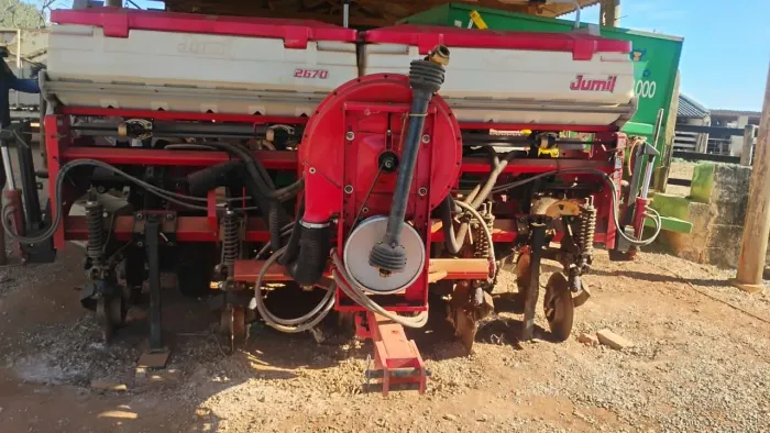 Plantadeira jumil 2670 5 linhas a vácuo 