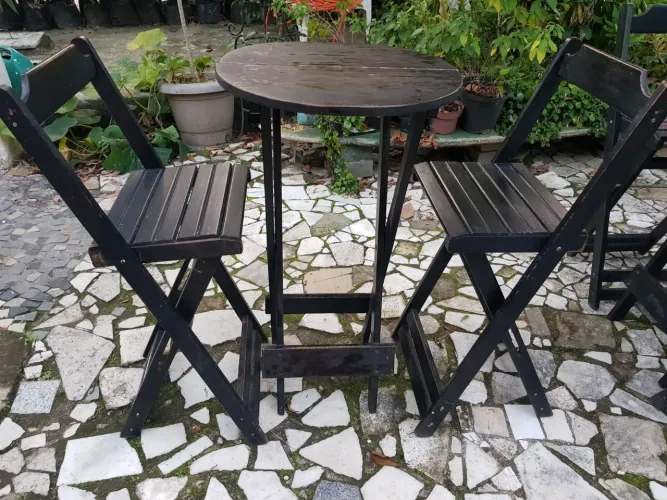 Conjuntos de 1 Mesa 2 Cadeiras cada conjunto.Bistro Dobráveis.Valor por conjunto