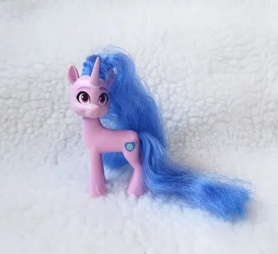 Boneca My Little Pony original Hasbro Izzy Moonbow
