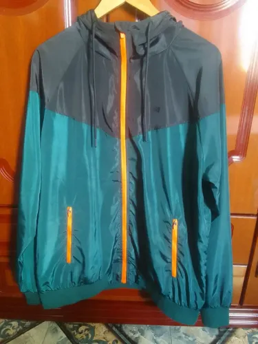 Jaqueta Bomber esportiva Ace Verde e Preta com Detalhes Laranja