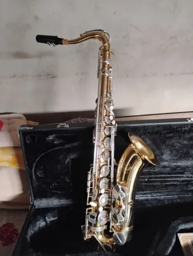 Saxofone Tenor Eagle st-503 impecável 