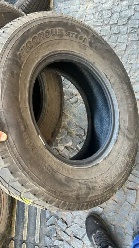 Pneu 265/70/16 Hifly 75% vida útil
