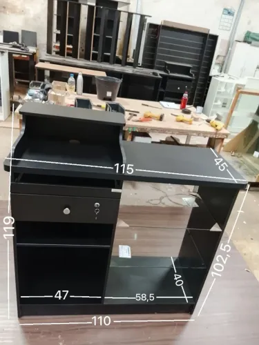 Balcão Caixa com Vitrine
