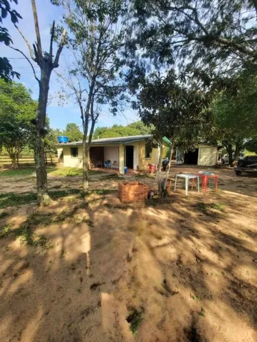 Sítio com fundos para a Lagoa Azul