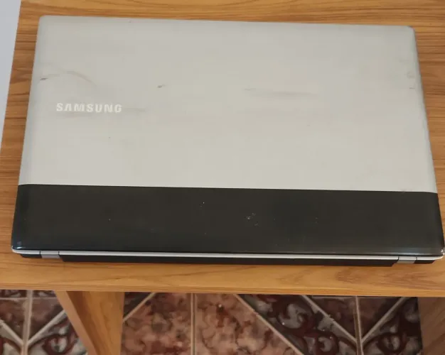 Notebook Samsung preto e cinza