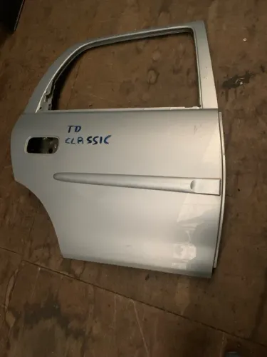 Porta traseira lado direito Corsa Classic