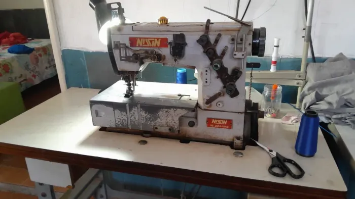 Máquina de Costura Industrial Nissin