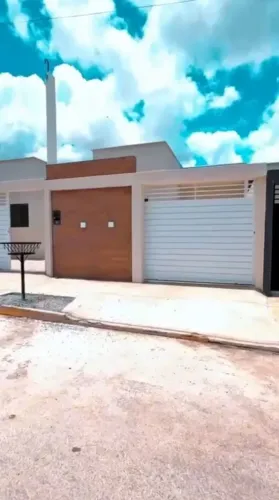 CARPINA - Casa 3Qtos (1 Suíte) com Varanda / 1 Vaga de Garagem / Área de Serviço Externa