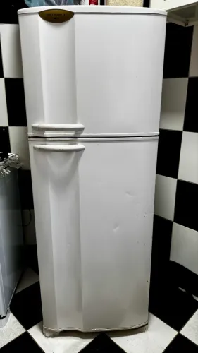 GELADEIRA ELECTROLUX DF34 FROST FREE 127V