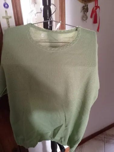 Blusa SEM USO É NOVA COM A ETIQUETA