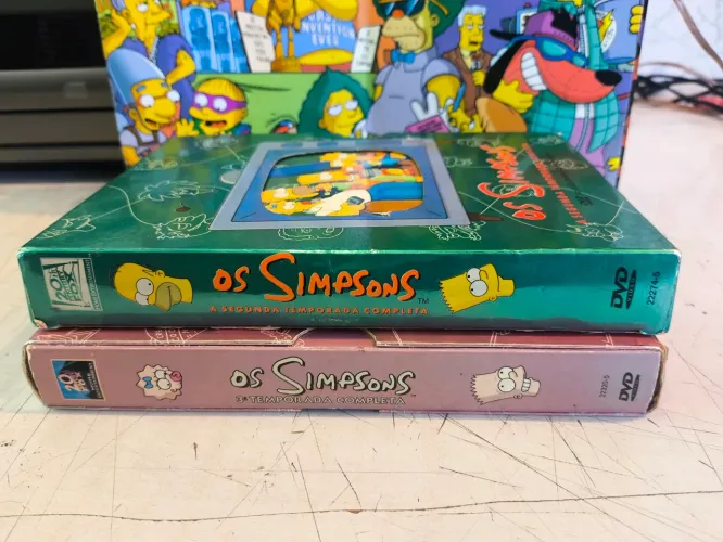 Dvd temporadas dos Simpsons  Estado das fotos  3 box leia a descrição do anúncio 