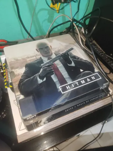 PS4 com Dois controles e base para carregador