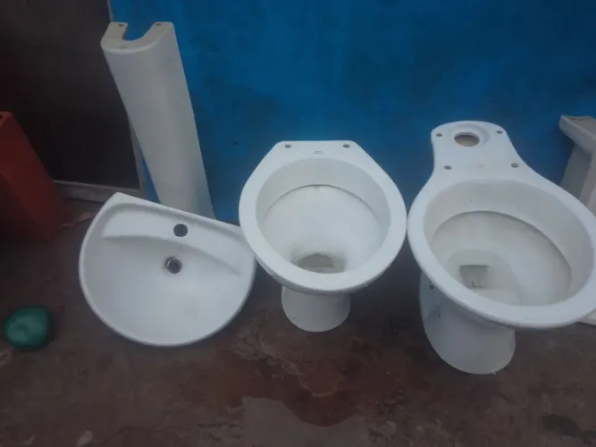 Pia com coluna e vaso 150$