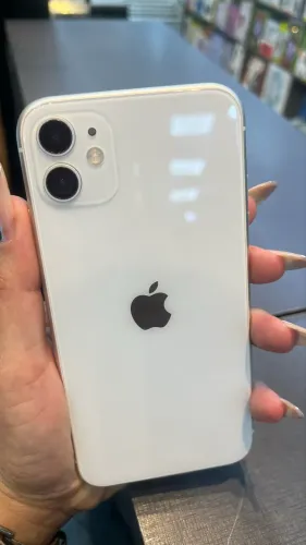 iPhone 11