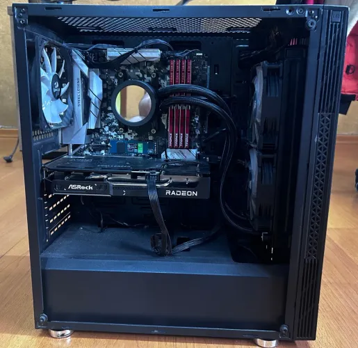 PC Gamer com RX9060 16gb