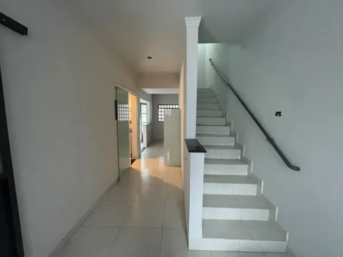 Sobrado para Venda em Presidente Prudente, Jardim Regina, 3 dormitórios, 3 banheiros, 2 va