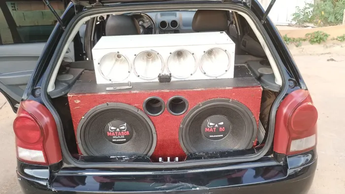 Vendo som automotivo