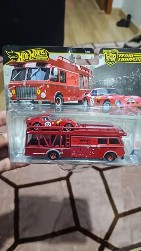 Hot wheels teem transporte ferrari