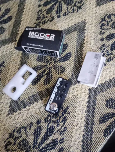 Pedal preamp Mooer 015 Brown Sound (Peavey 5150 simulator)